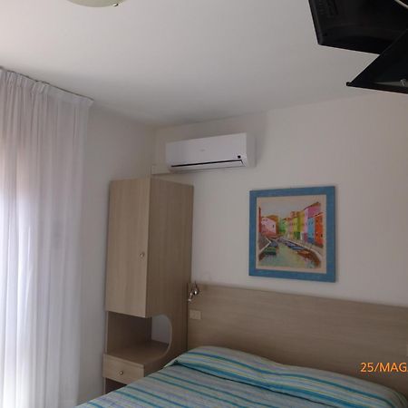Hotel Madison Лидо ди Йезоло Стая снимка
