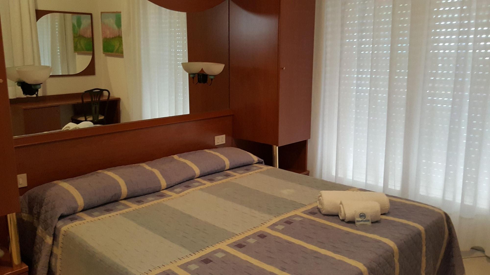 Hotel Madison Лидо ди Йезоло Екстериор снимка