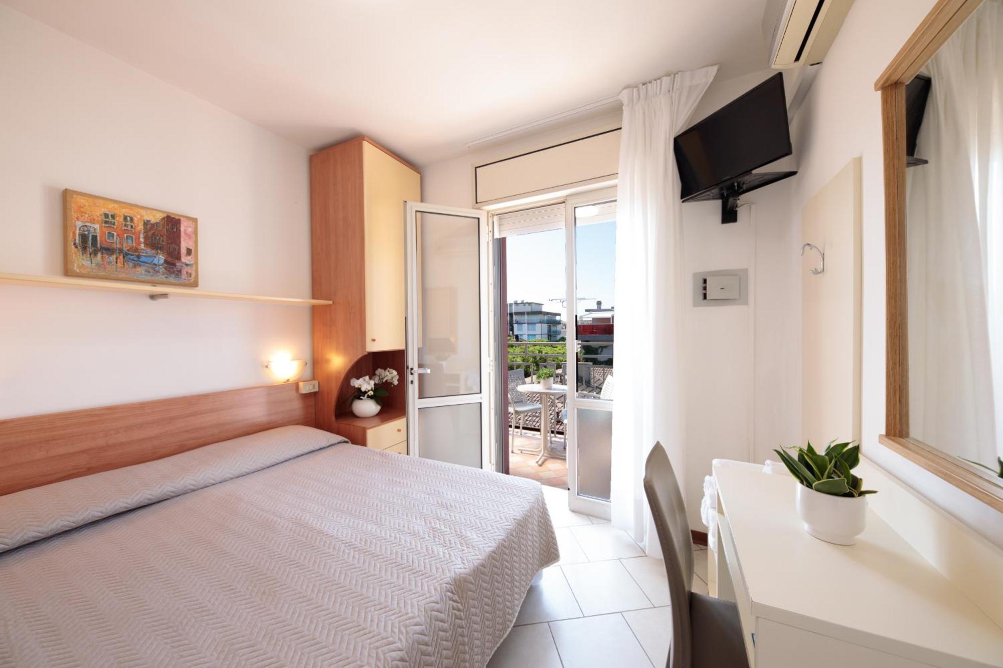 Hotel Madison Лидо ди Йезоло Екстериор снимка