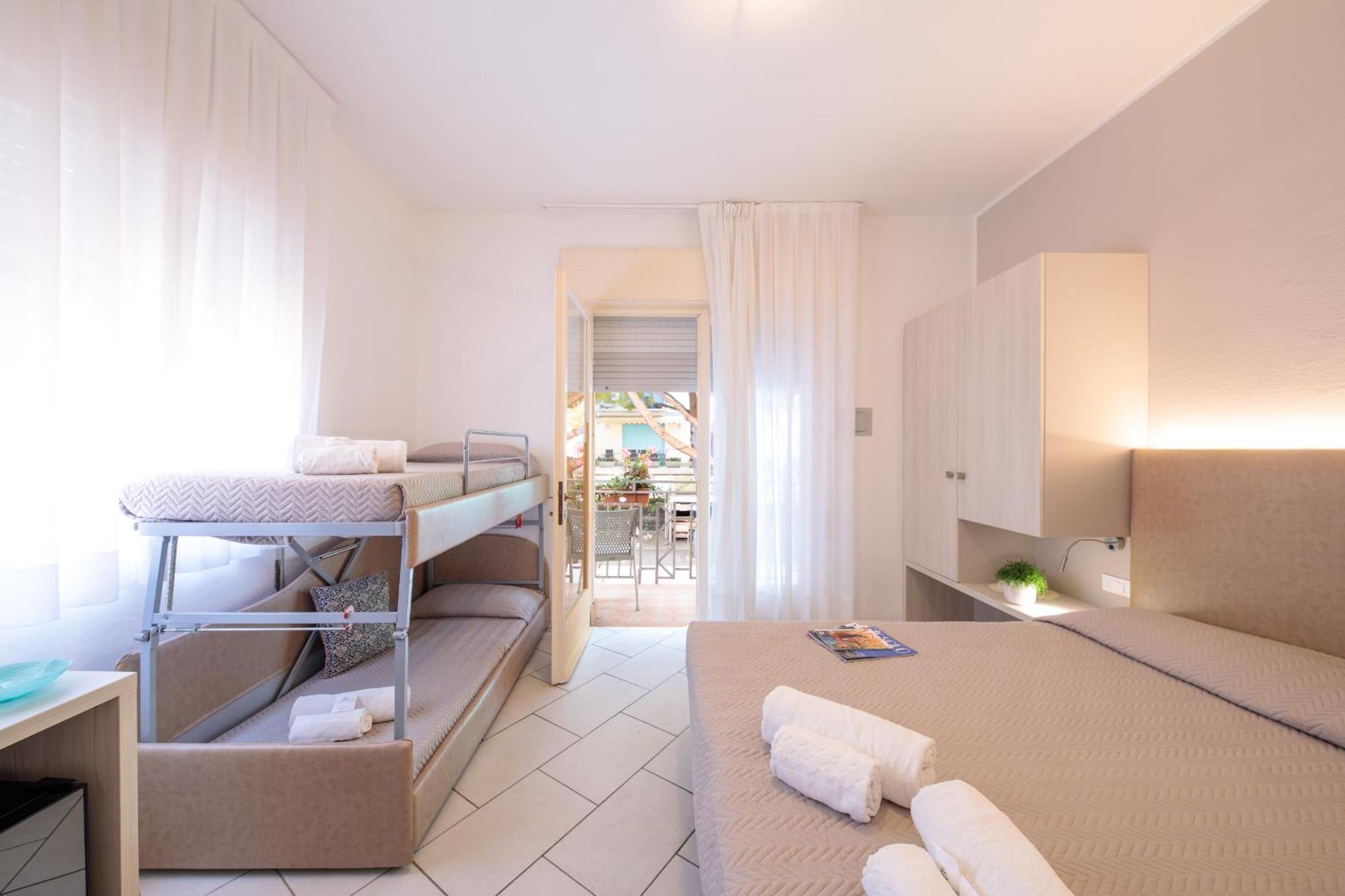 Hotel Madison Лидо ди Йезоло Екстериор снимка