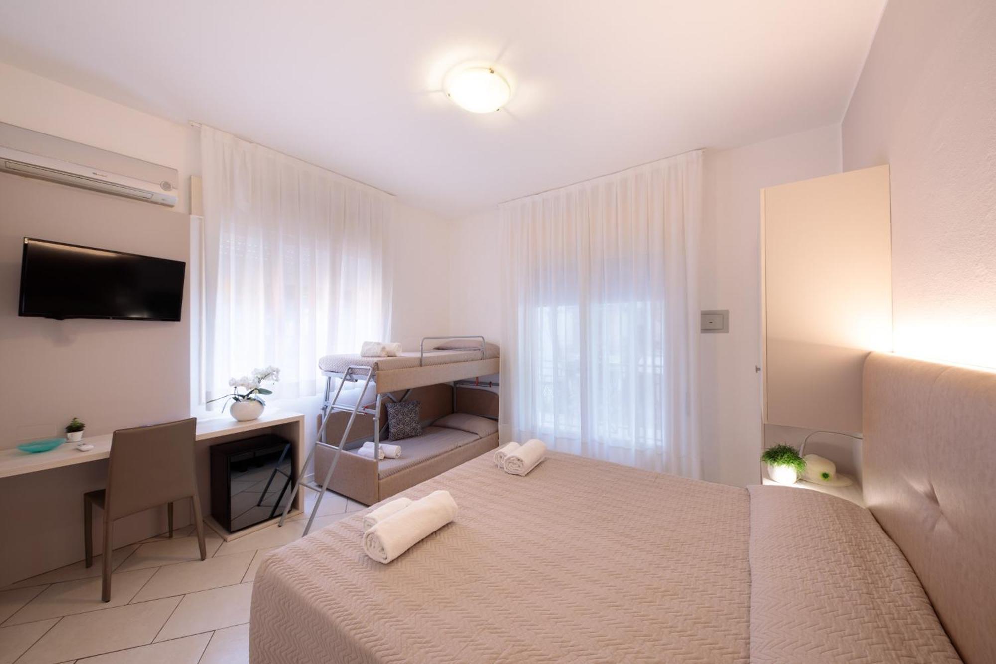 Hotel Madison Лидо ди Йезоло Екстериор снимка