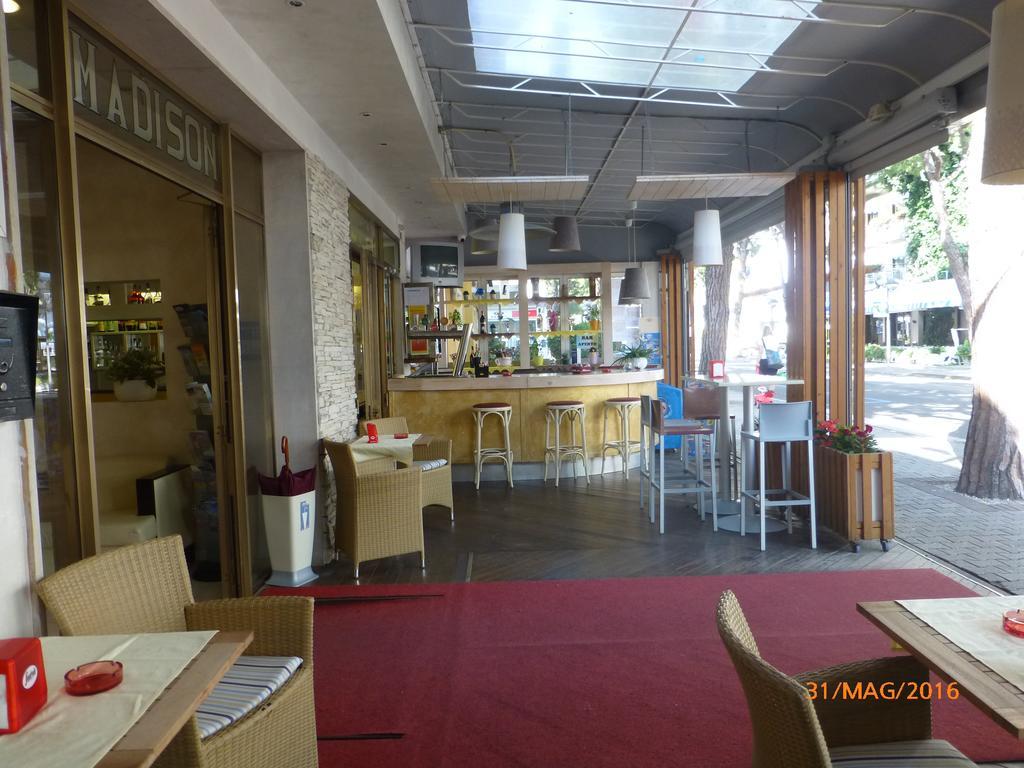 Hotel Madison Лидо ди Йезоло Екстериор снимка
