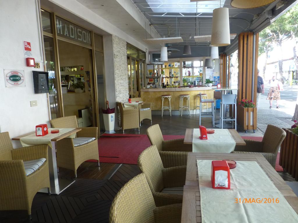Hotel Madison Лидо ди Йезоло Екстериор снимка