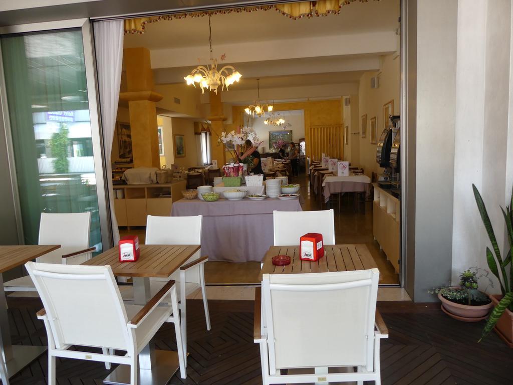 Hotel Madison Лидо ди Йезоло Екстериор снимка
