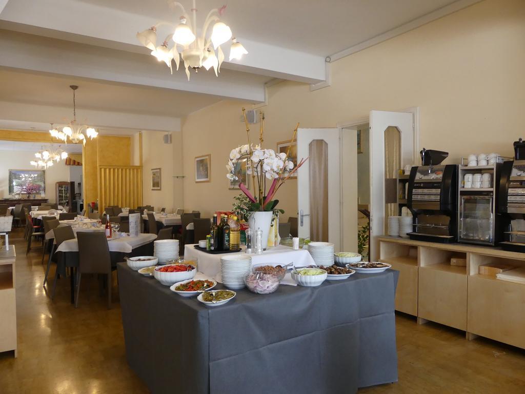 Hotel Madison Лидо ди Йезоло Екстериор снимка